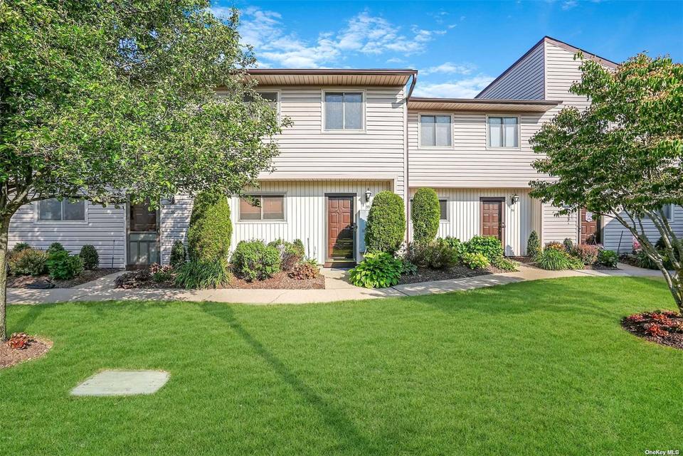 650 Newbridge Rd 55, East Meadow, NY 11554 26 Photos MLS 3485494