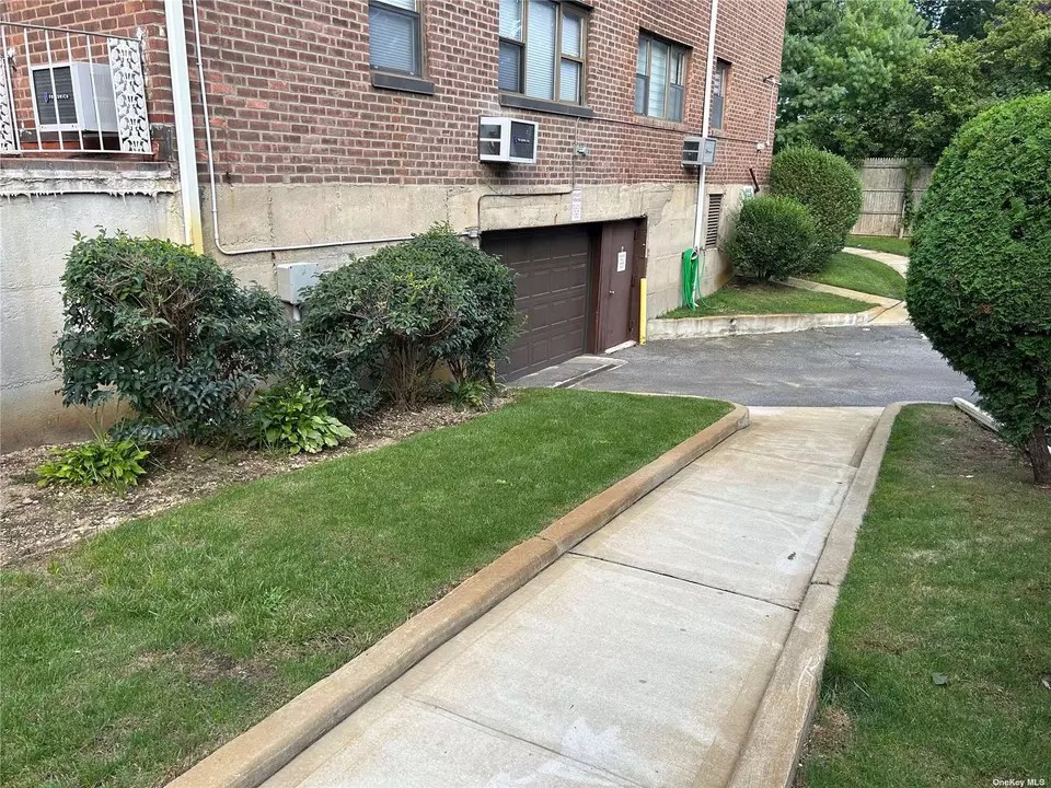 1203 E Broadway G15, Hewlett, NY 11557 15 Photos Movoto