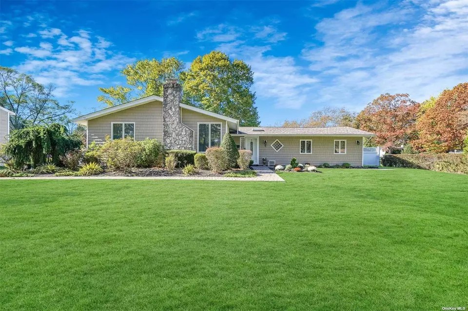 9 Lauren Ave, Dix Hills, NY 11746 Movoto