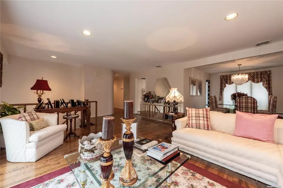 1102 Fordham Ln, Woodmere, NY 11598 29 Photos Movoto