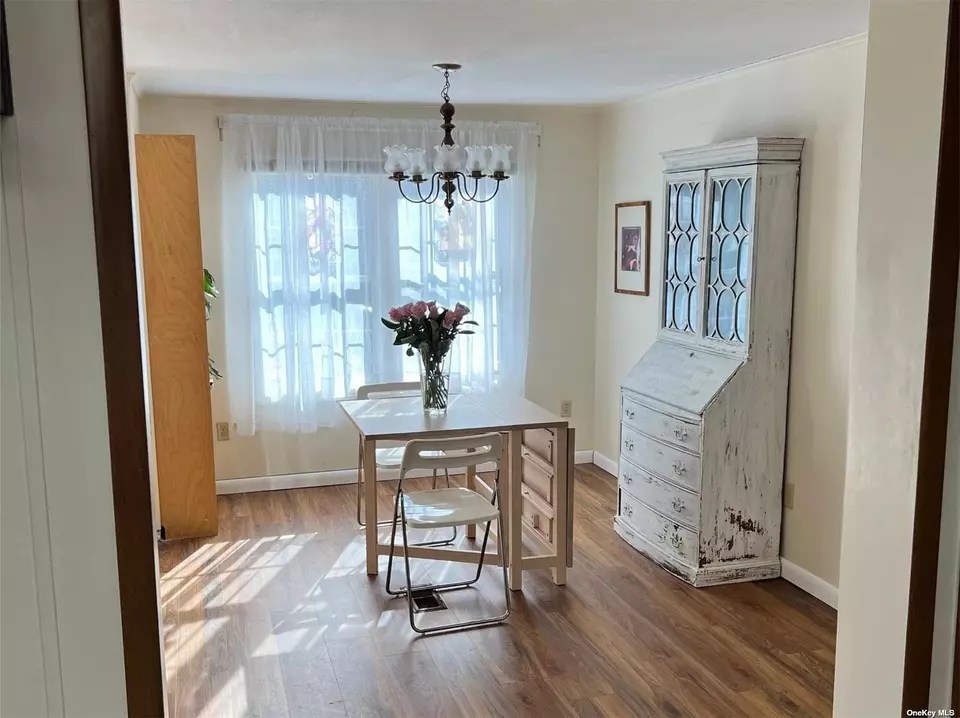 1407 Middle Rd, Calverton, NY 11933 Movoto