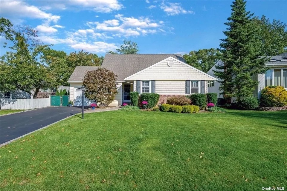 41 Laurel St, Garden City, NY 11530 31 Photos Movoto