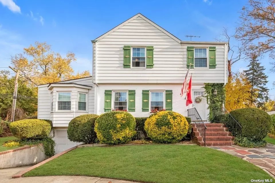 1 Garland Ln, Valley Stream, NY 11581 23 Photos Movoto