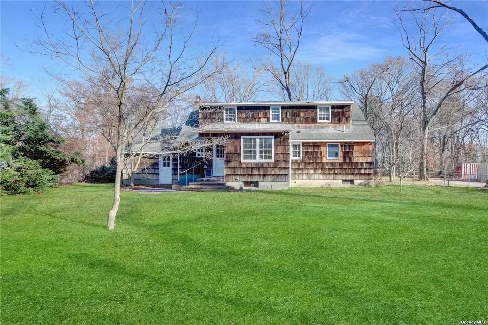 234 Pine Rd, Coram, NY 11727 33 Photos Movoto