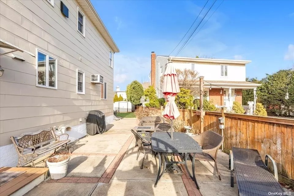 100 Stella, Lynbrook, NY 11563 28 Photos Movoto