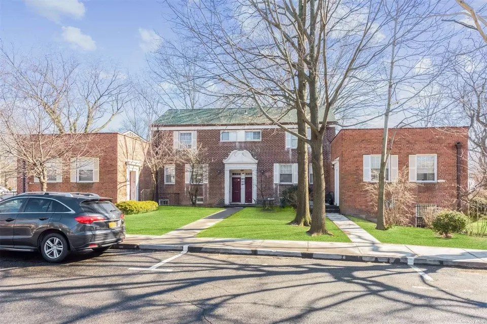 15038 Village Rd 98B, Briarwood, NY 11432 1 photo Movoto