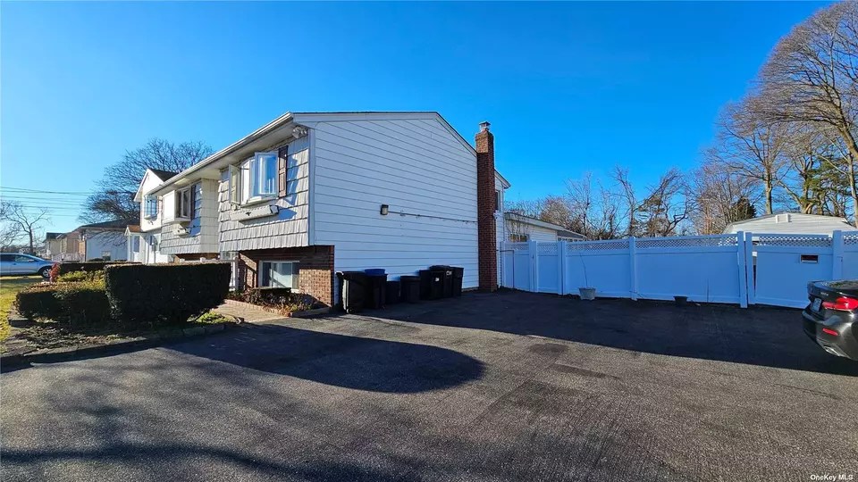 59 Gordon Ave, West Babylon, NY 11704 21 Photos Movoto