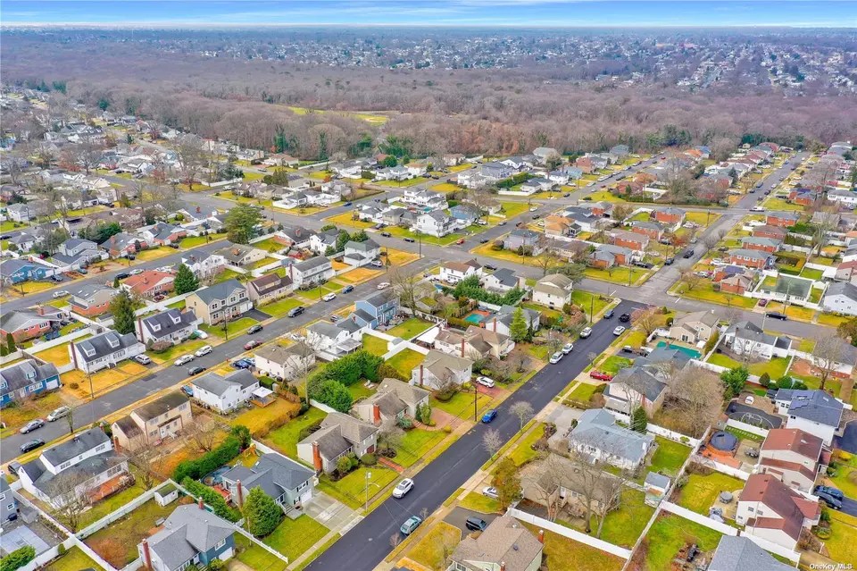 224 Violet St, Massapequa Park, NY 11762 16 Photos Movoto