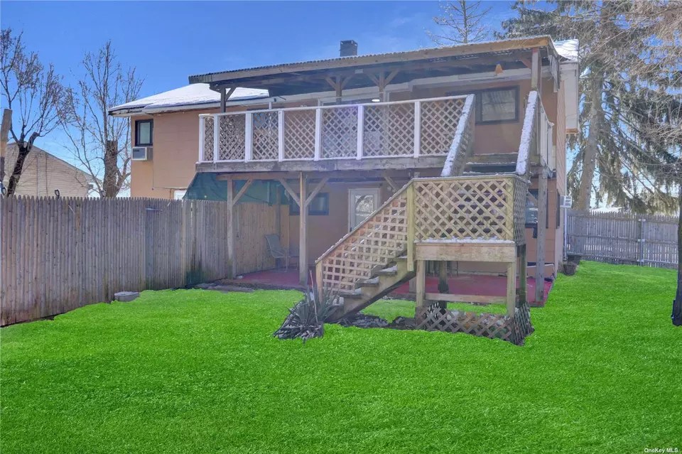 239 Manhasset St, Islip Terrace, NY 11752 20 Photos Movoto