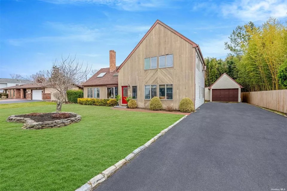 833 E Bay Dr, West Islip, NY 11795 34 Photos Movoto