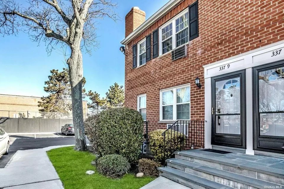 337 Hicksville Rd 9, Bethpage, NY 11714 12 Photos Movoto