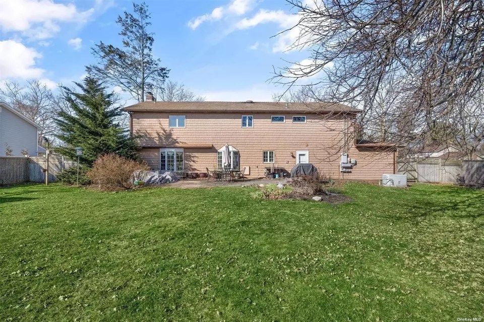 32 Delmar Ln, Commack, NY 11725 26 Photos Movoto