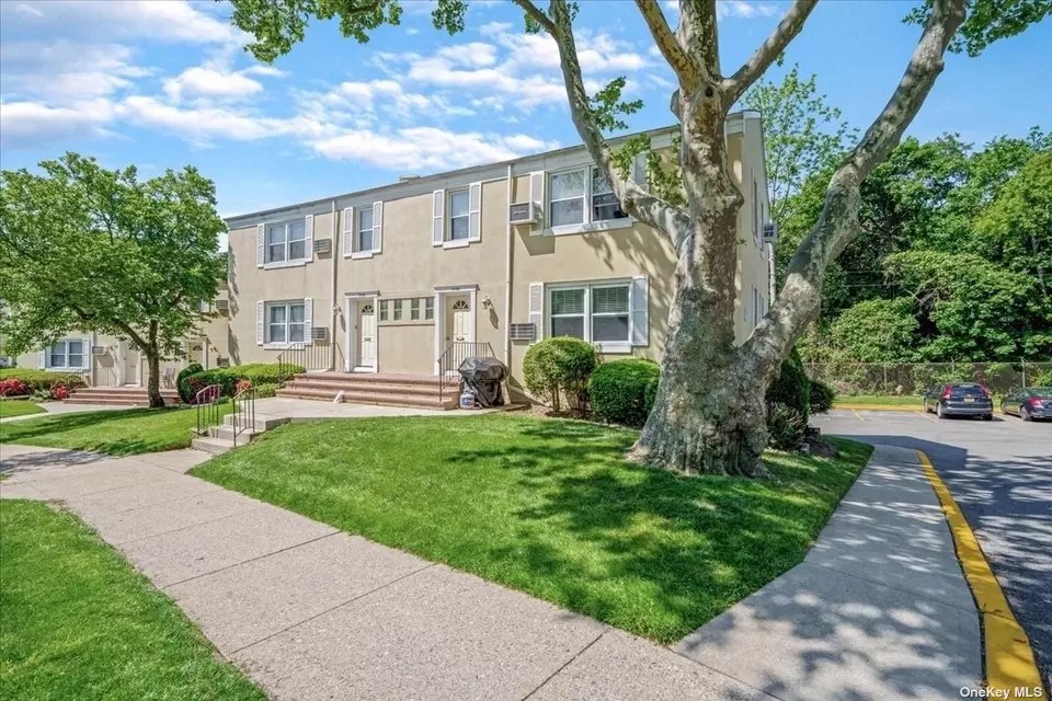 7148 252nd St 12A, Bellerose, NY 11426 17 Photos Movoto