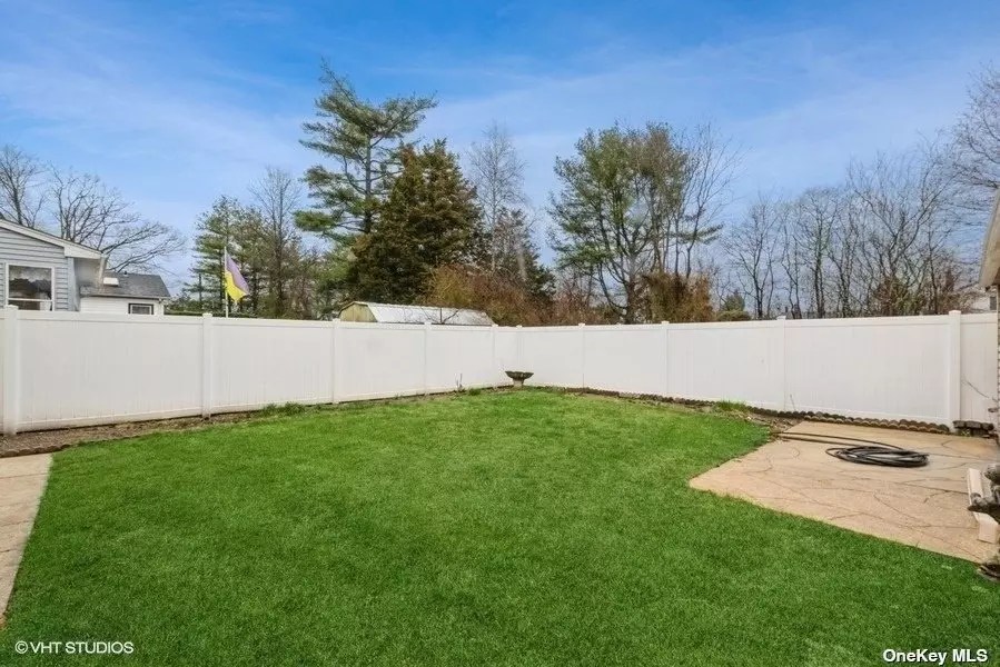 2073 Spruce St, Wantagh, NY 11793 30 Photos Movoto