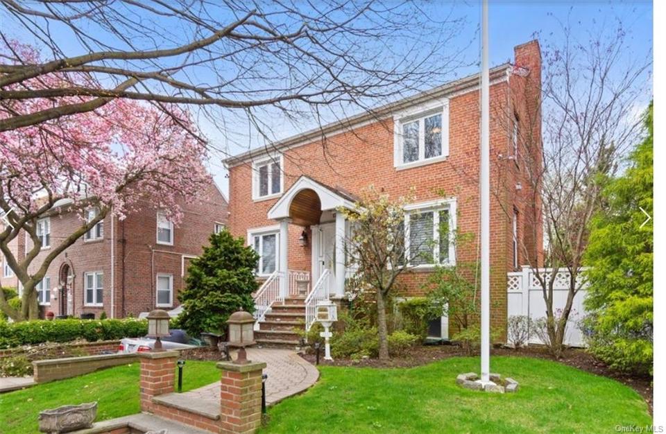 2227 Mickle Ave, Bronx, NY 10469 1 photo MLS 6109999 Movoto