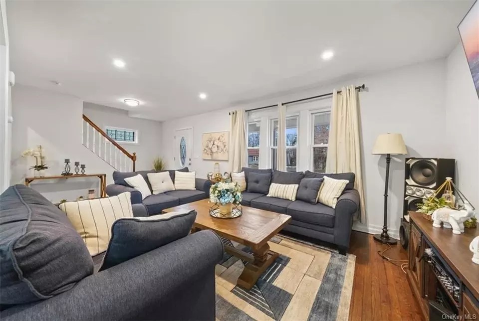 152 Hudson Ave, Haverstraw, NY 10927 23 Photos Movoto