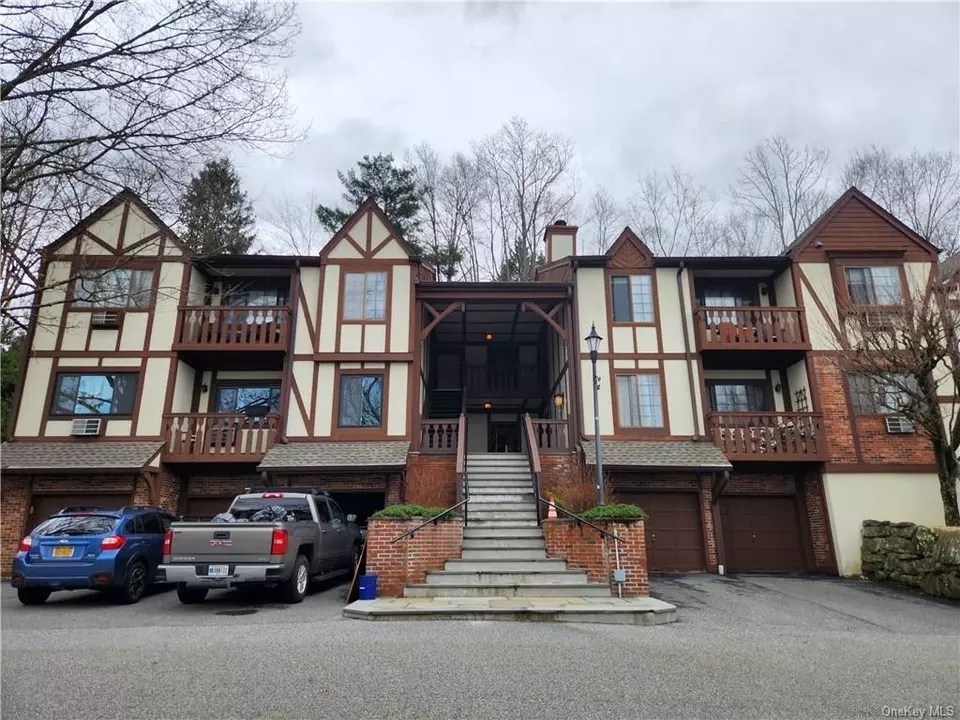 69 Foxwood Cir, Mount Kisco, NY 10549 19 Photos Movoto