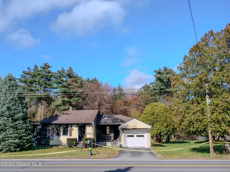 81 Harrison Ave, South Glens Falls, NY 12803 12 Photos Movoto