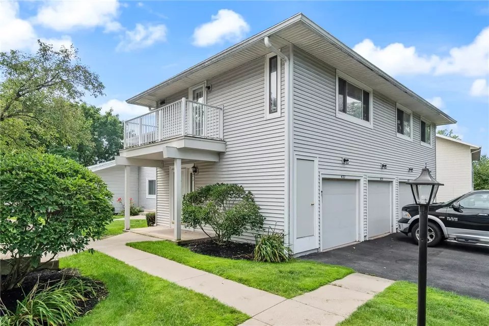 427 Eastbrooke Ln, Rochester, NY 14618 24 Photos Movoto