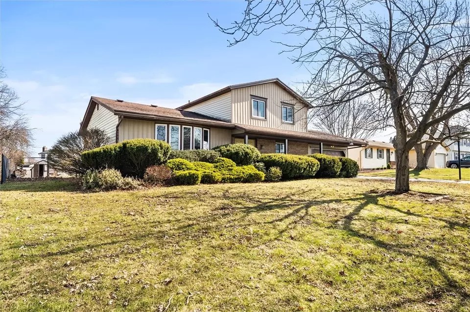 1254 Flynn Rd, Greece, NY 14612 30 Photos Movoto