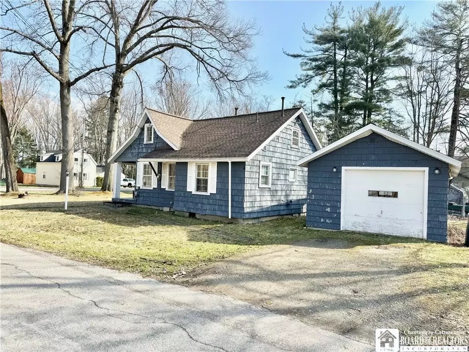 212 E Terrace Ave, Busti, NY 14750 16 Photos Movoto