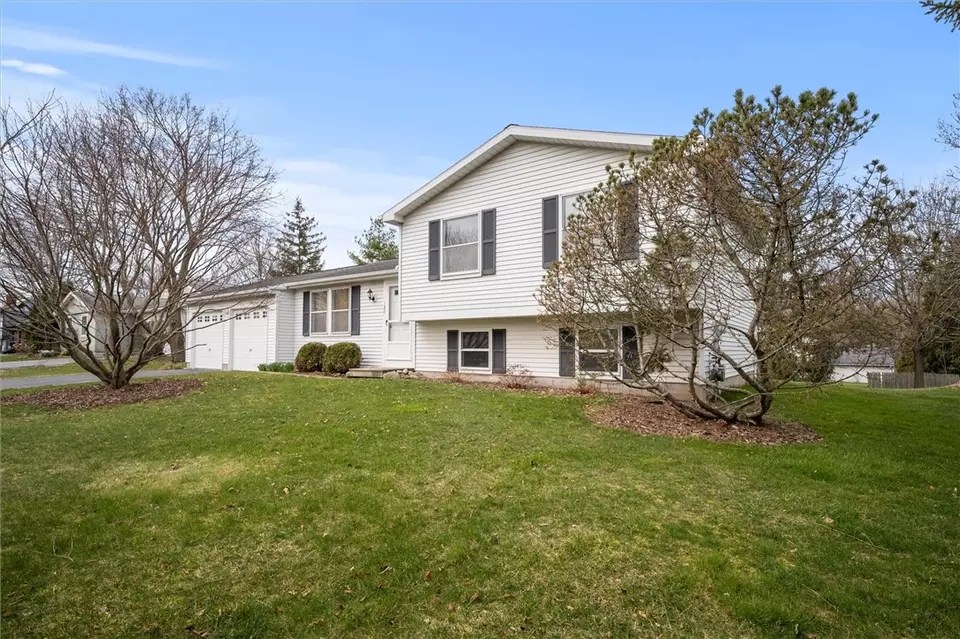 120 Wildherd Dr, Henrietta, NY 14467 47 Photos Movoto