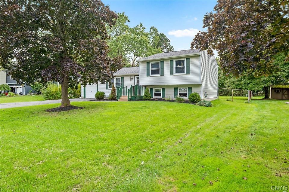 8063 Thurston Dr, Cicero, NY 13039 36 Photos MLS S1434644 Movoto