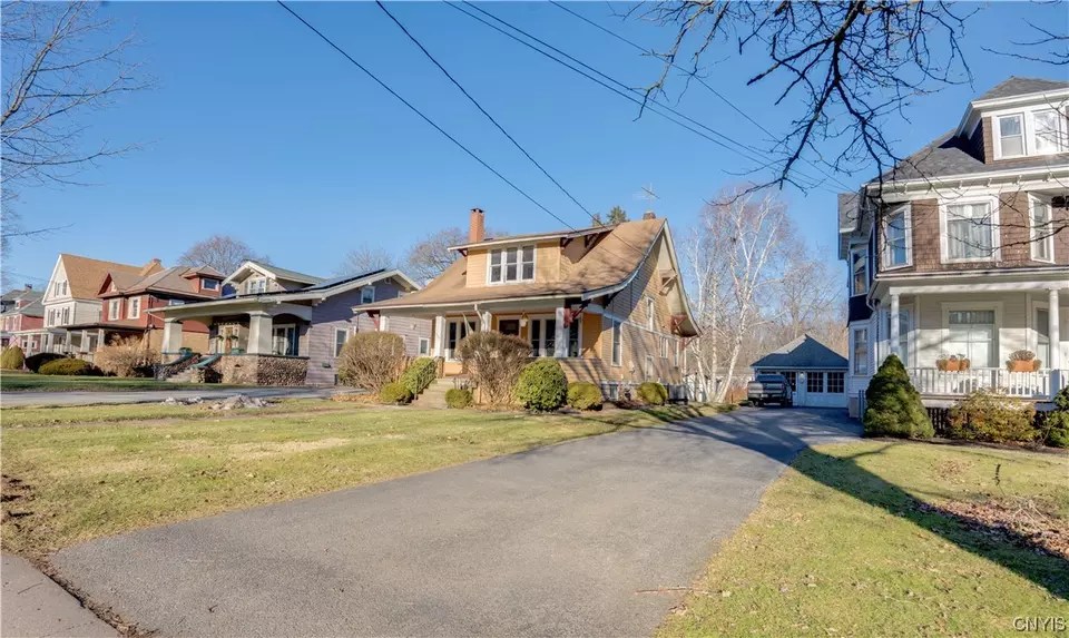 557 Main St, Oneida, NY 13421 37 Photos Movoto