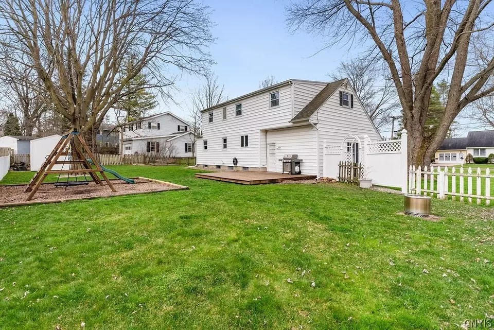 106 Wilson Dr, East Syracuse, NY 13057 29 Photos Movoto