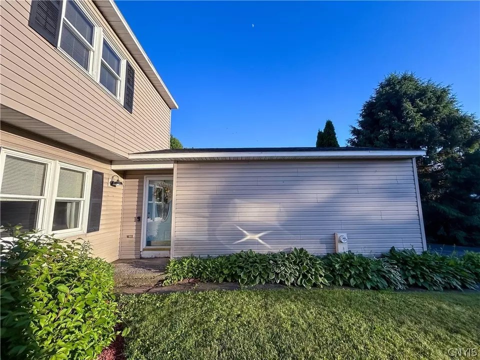 322 Scott Ave, Syracuse, NY 13219 35 Photos Movoto