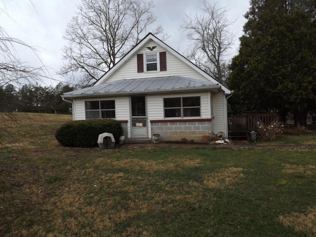 1160 Oak Grove Rd, Harrogate, TN 37752