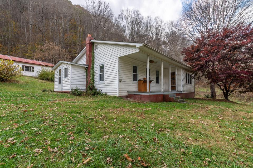 30050 Poor Valley Rd, Saltville, VA 24370 12 Photos MLS 9901910
