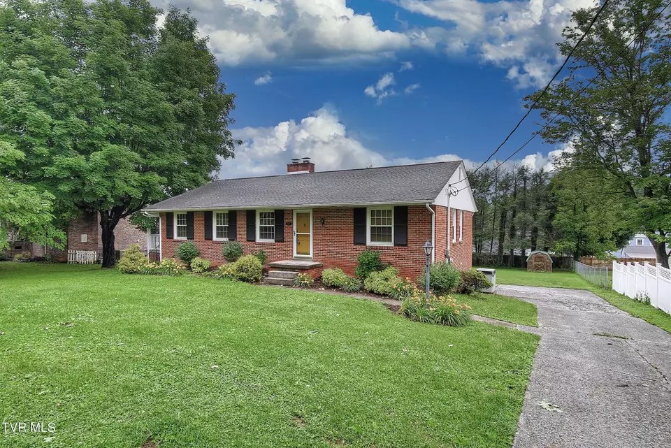 1717 Sylvan Hill Road Elizabethton Tn 37643, Elizabethton, TN 37643 48 Photos Movoto