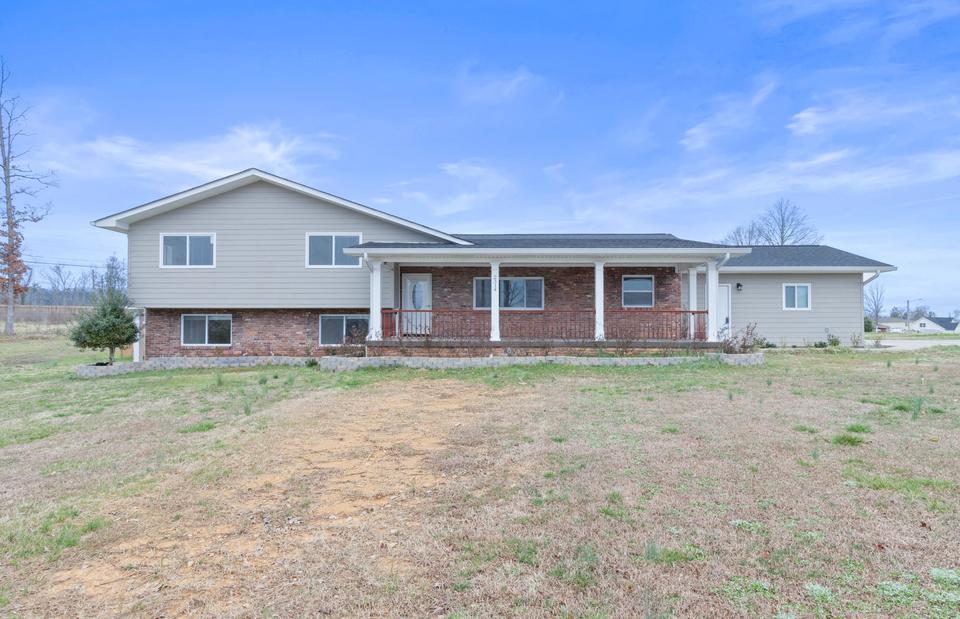 2314 Peterson Dr, Chattanooga, TN 37421 41 Photos MLS