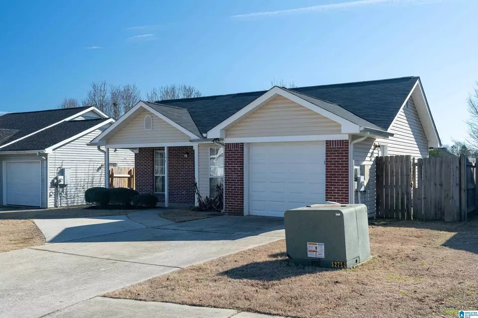 157 Cove Lndg, Calera, AL 35040 22 Photos Movoto