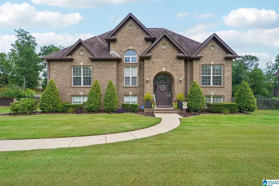 1029 Greendale Dr, Bessemer, AL 35022 50 Photos Movoto