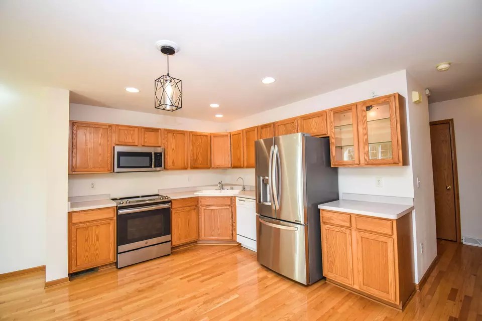 2105 E Broadway A, Waukesha, WI 53186 14 Photos Movoto