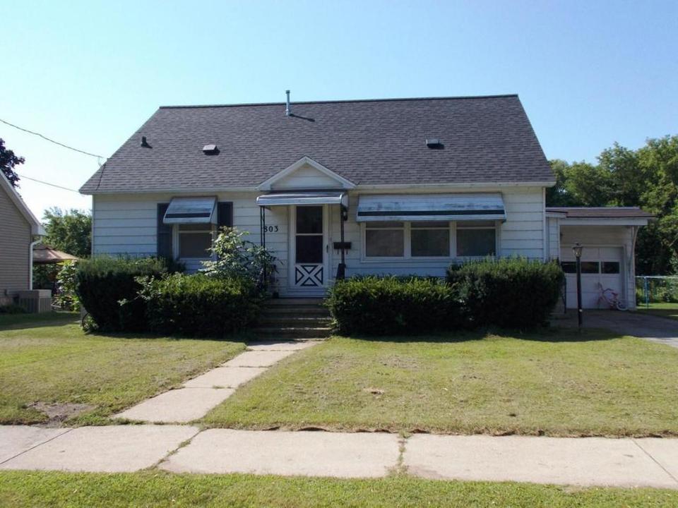 1803 Daggett St, WI 54143 19 Photos MLS 67833 Movoto