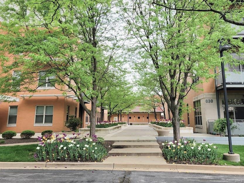 652 Emerson Rd 105, Saint Louis, MO 63141 7 Photos MLS 22015690