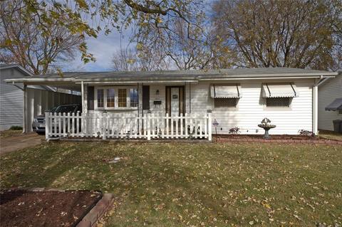 905 Hazelvalley Dr, Hazelwood, MO 63042 | 24 Photos - Movoto