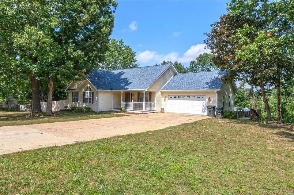 14215 Howard Ln, Dixon, MO 65459 44 Photos Movoto