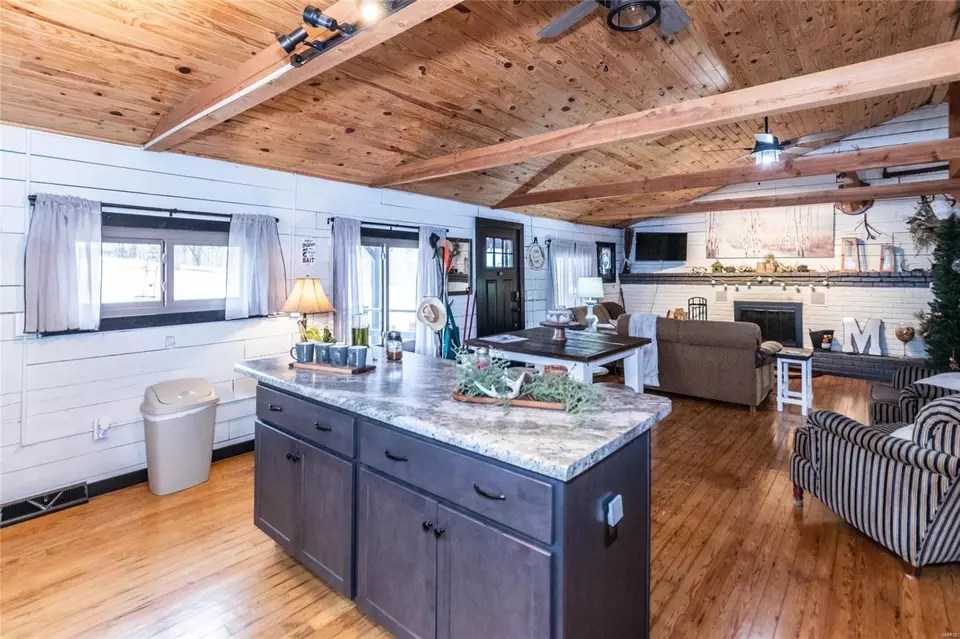 12195 Hill Rd, Sainte Genevieve, MO 63670 17 Photos Movoto