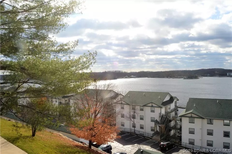 1401 Harbour Towne Dr W 1401, Lake Ozark, MO 65049 30 Photos Movoto