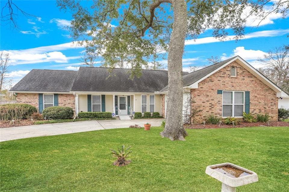 1413 Lake Village Dr, Slidell, LA 70461 13 Photos MLS 2332650 Movoto
