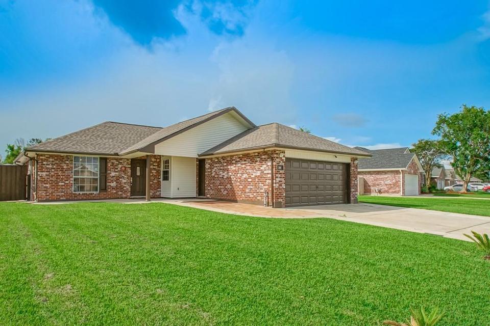 88 Moss Dr, Laplace, LA 70068 25 Photos MLS 2355321 Movoto