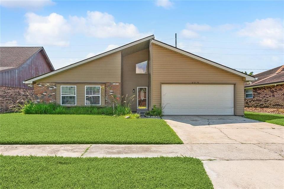 2208 Cambridge Dr, Laplace, LA 70068 12 Photos MLS 2397347 Movoto