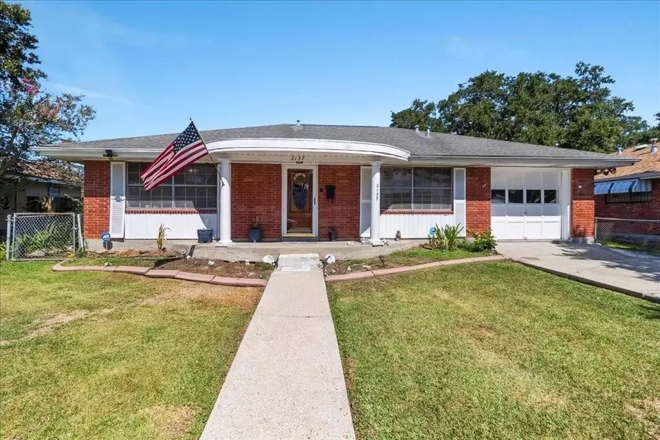 2137 Esplanade Pl, Gretna, LA 70056 12 Photos Movoto