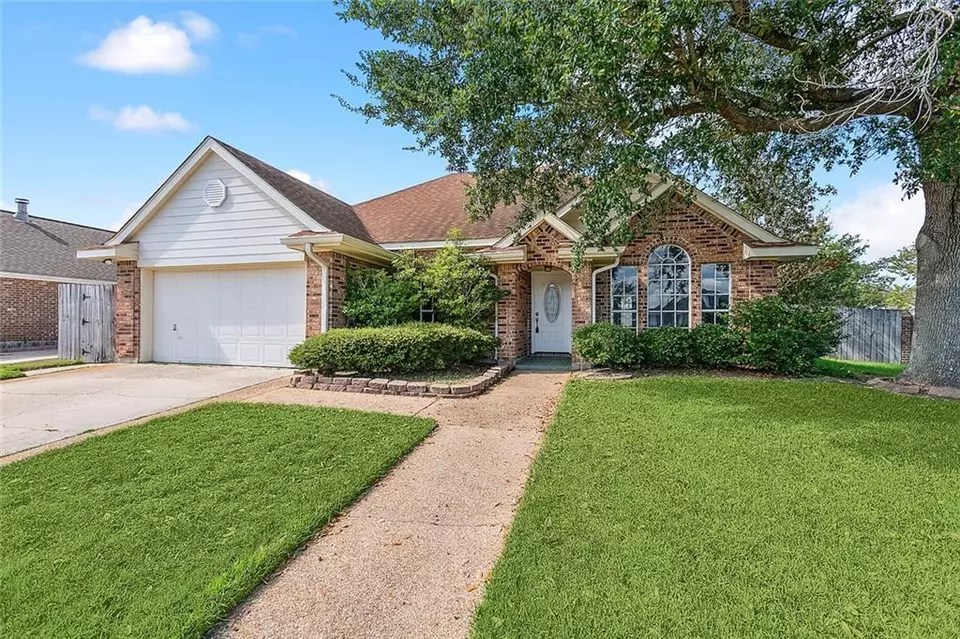 17 Pampas Dr, Laplace, LA 70068 21 Photos Movoto