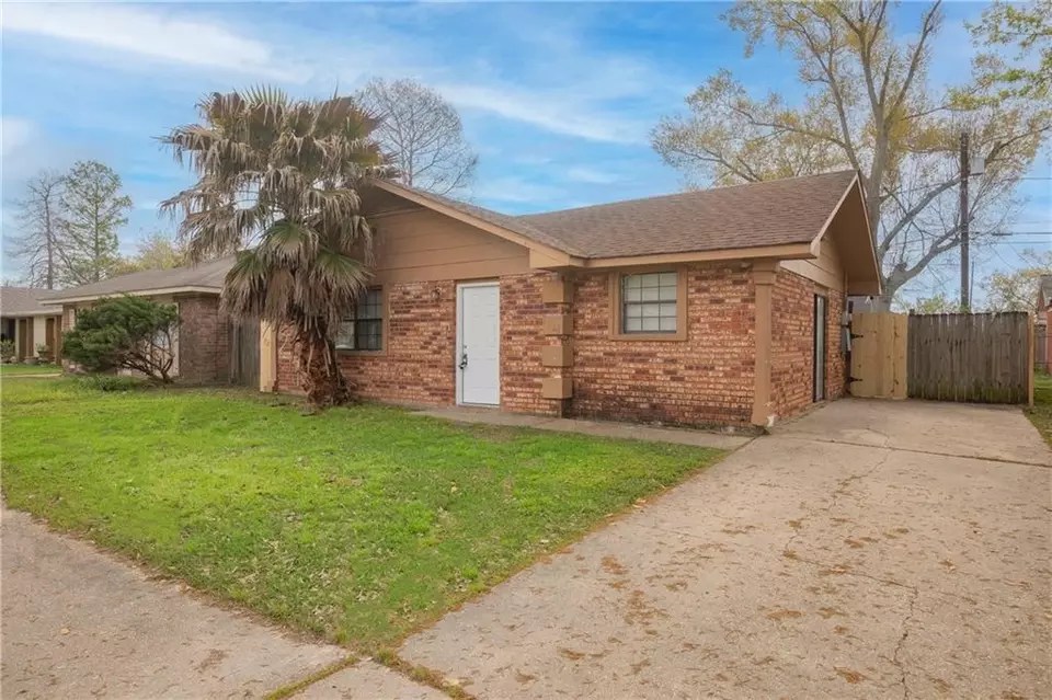 1924 Williamsburg Dr, Laplace, LA 70068 9 Photos Movoto