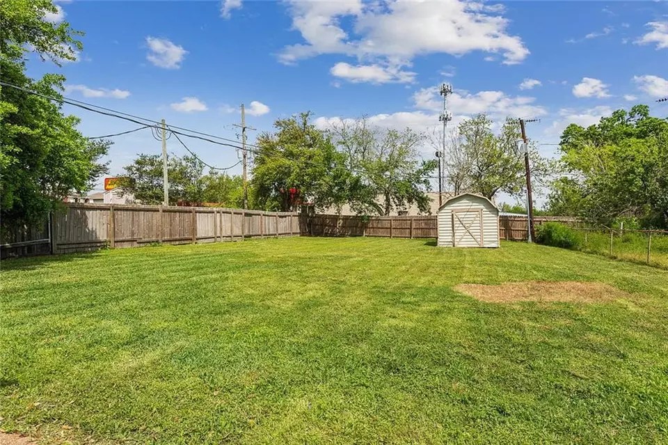 2305 Nile St, Gretna, LA 70056 15 Photos Movoto